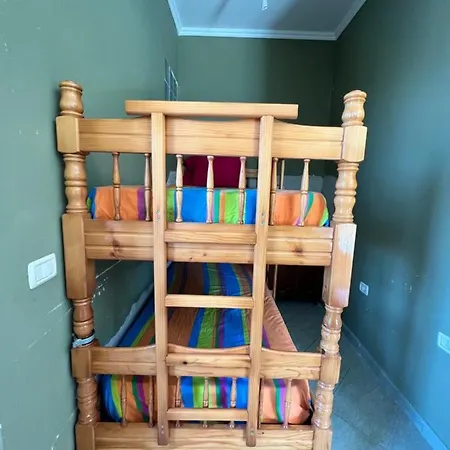 Comfortable Near The דירה גולם